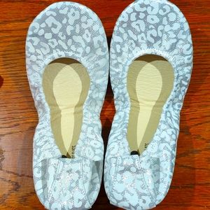 Storehouse Flats Size 9